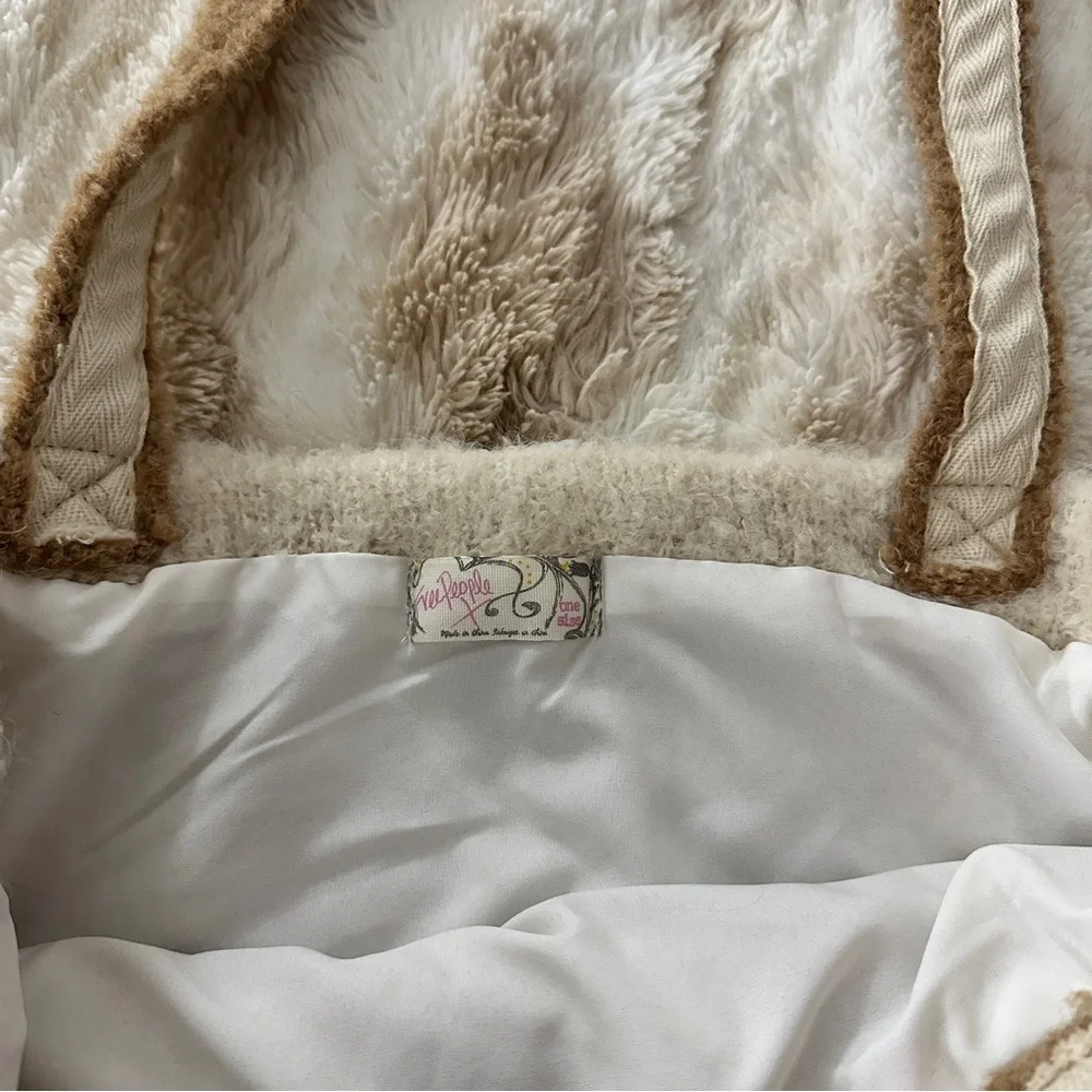 Free People Checkers Carry On Scarf & Tote Set Caramel Brown and Cream - Picture 6 of 8